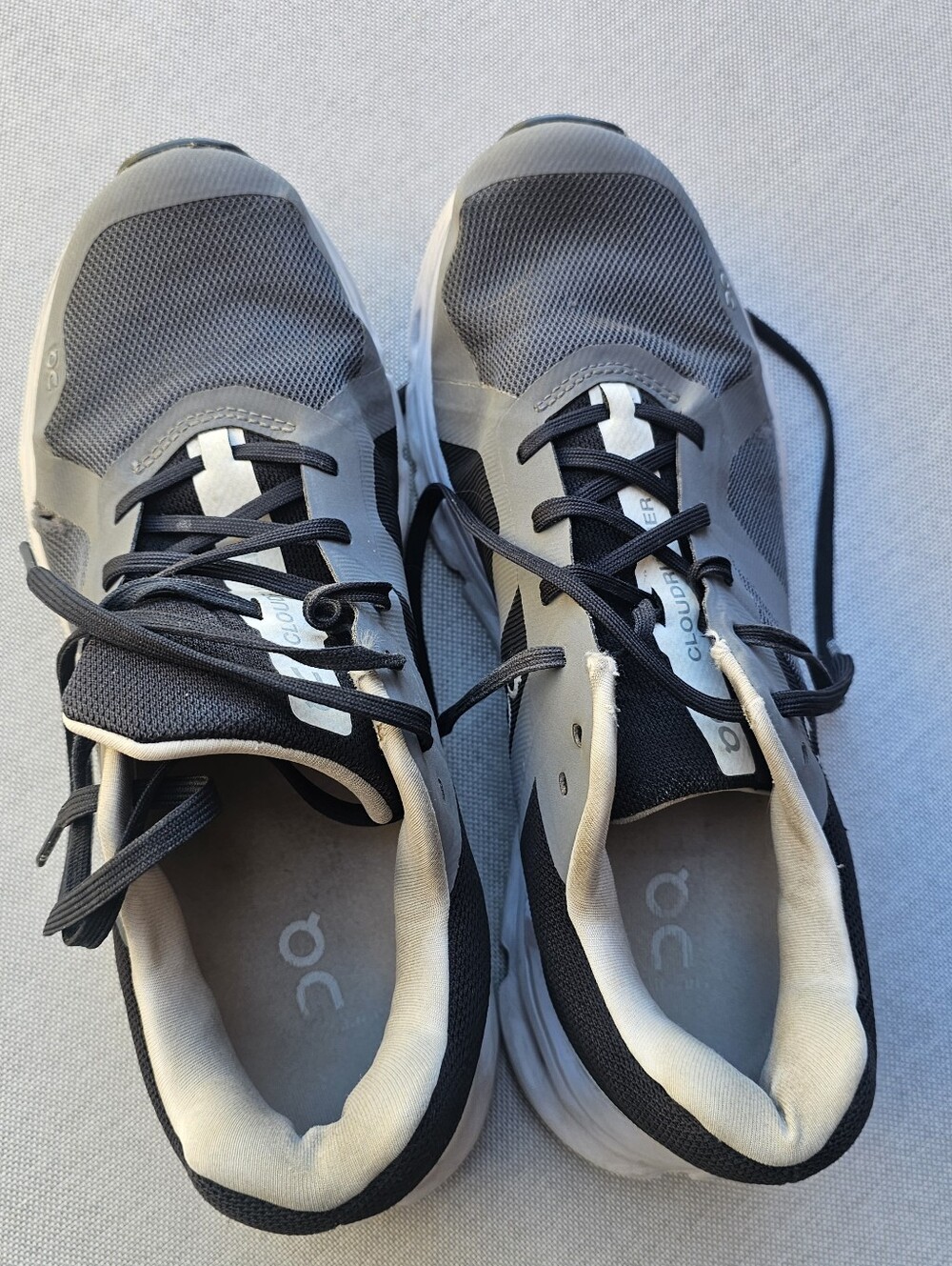 On Cloud Running Shoes Women’s 9.5 Gray Black Sneakers AS IS Project